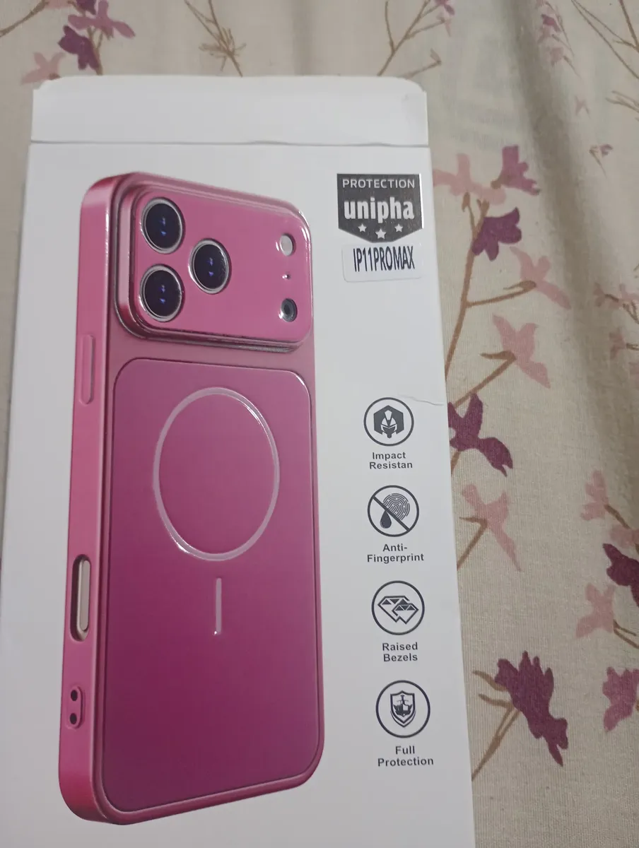 Foto enviada por Amanda mostrando a embalagem e a capinha Cereja